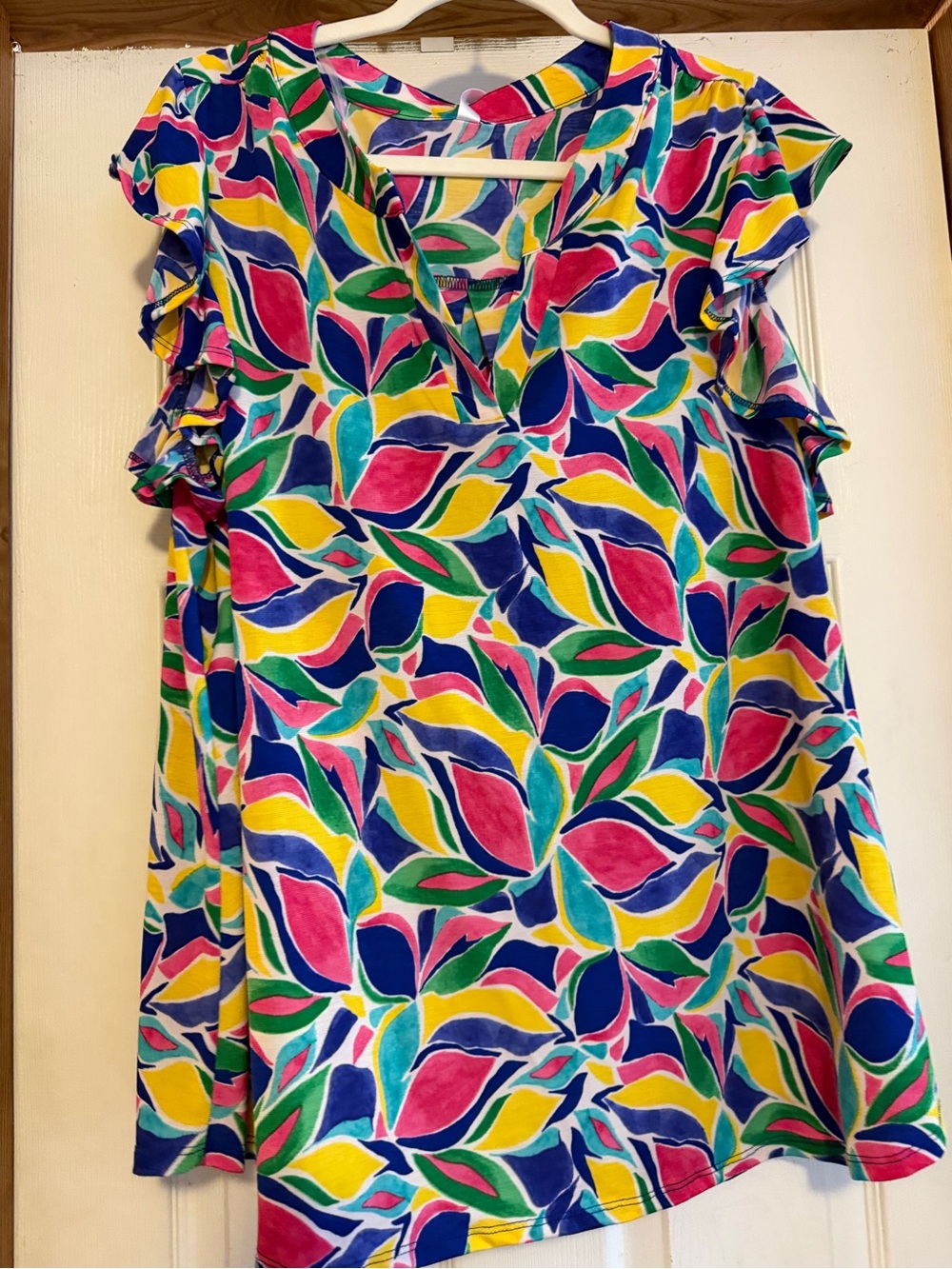 Women’s V-Neck Flutter Sleeve Top - Pink / Multicolor - Picture 2 of 3